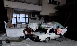 Antalya'da otomobil depoya çarptı: 1 yaralı