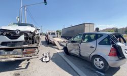 5 aracın karıştığı kazada 1'i çocuk 4 kişi yaralandı