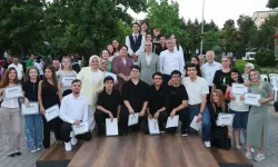 Açık havada tiyatro resitali sunup, sertifikalarını aldılar
