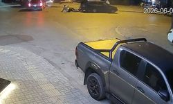 Motosikletle otomobilin çarpıştığı kaza kamerada