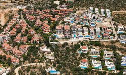 Antalya'daki lüks villalarda tatilin bedeli 50 bin ile 500 bin lira arasında