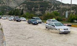 Burdur'da yağmur hayatı olumsuz etkiledi