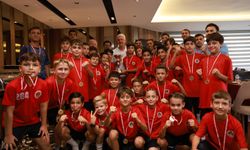 Corendon Alanyaspor U11 şampiyonluk kupasını kaldırdı!