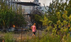 Antalya Kumluca'da 10 ev yangından zarar gördü