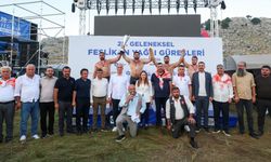 Feslikan'da başpehlivan Erkan Taş