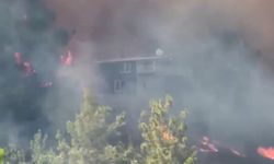 Antalya Kumlucu'da evler alev ve dumanın ortasında kaldı