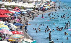 Antalya'da hava 'aşırı', deniz 'çok' sıcak