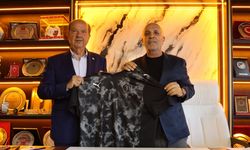 Ersin Tatar, Alanyaspor Başkanı Hasan Çavuşoğlu’na taziye ziyaretinde bulundu