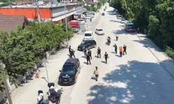Tatbikatta korkan çocuklara polis şefkati