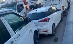 Antalya Serik'te 5 araç zincirleme kazaya karıştı