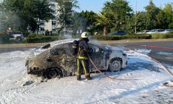 Antalya'da seyir halindeyken otomobil yandı