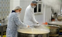 İhtiyaç sahiplerine her gün sıcak yemek