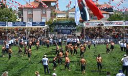 Korkuteli'de başpehlivan Batmaz oldu