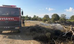Kuru otluk alandaki yangında 30 dönüm arazi zarar gördü