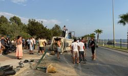 Bisikletliye çarpmamak için manevra yapan araç devrildi: 2 yaralı