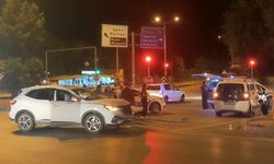 Hafif ticari araçla cip çarpıştı: 1 yaralı