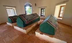 Antalya'da 'Zincirkıran' Mehmet Bey'in 649 yıllık türbesi zamana meydan okuyor