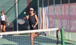Antalya'da ücretsiz tenis kurslarıyla spor herkese ulaşıyor