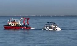 Batma tehlikesi geçiren tekne kıyıya çekildi