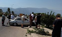 Otomobiller çarpıştı: 2 yaralı