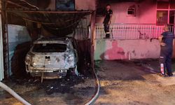 Antalya Serik'te garajdaki otomobil yandı, alevler eve sıçradı