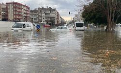 Antalya'da sağanak yağış alarmı: Meteorolojiden hortum ve sel uyarısı