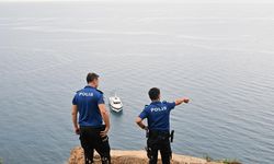 Falezlerde 'yardım edin' ihbarı ekipleri alarma geçirdi