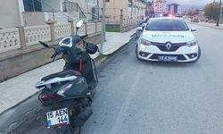 Otomobille çarpışan motosikletin sürücüsü yaralandı