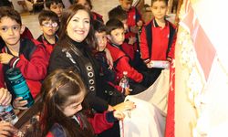 Binlerce el, tek bir bayrak; Isparta'da ilmek ilmek dokunan ay yıldız