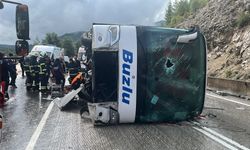Isparta- Antalya kara yolunda yolcu otobüsü devrildi