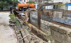 Antalya'da sağanak istinat duvarını çökertti