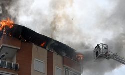 Yangında daire kullanılamaz hale geldi