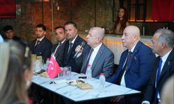 Ümit Özdağ Alanya’da gençler ve esnafla buluştu