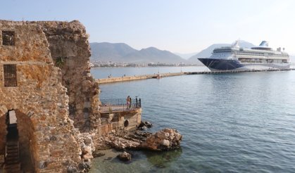 İngiliz turistler kruvaziyerle Alanya'da