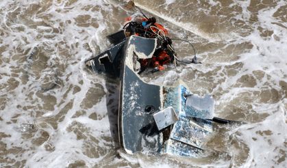 Alanya'da tekne alabora oldu: 2 kişi yüzerek kurtuldu