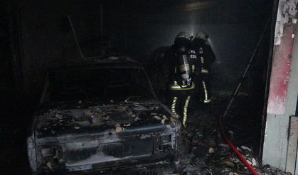 Antalya'da araç boyama atölyesindeki yangın, bitişikteki iş yerine sıçradı