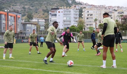 Alanyaspor, Antalyaspor derbisi öncesi hazırlıklarını tamamladı