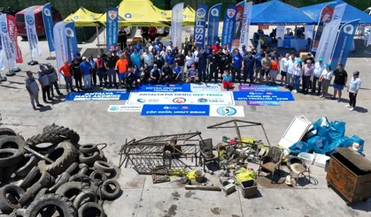 Antalya'da denizden çöp konteynırı çıktı