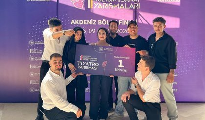 ALKÜ’lü gençlerden tiyatroya damga vuran başarı