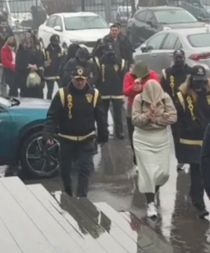 Fuhuş operasyonunda gözaltına alınan 9 kadın adliyede