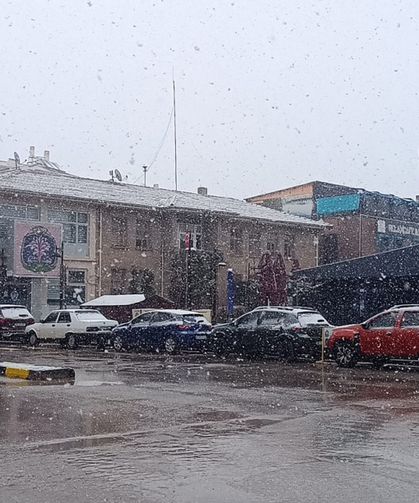 Afyonkarahisar'da kar etkili oldu