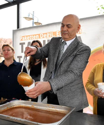 Kadın kooperatiflerinden tarhana ikramı