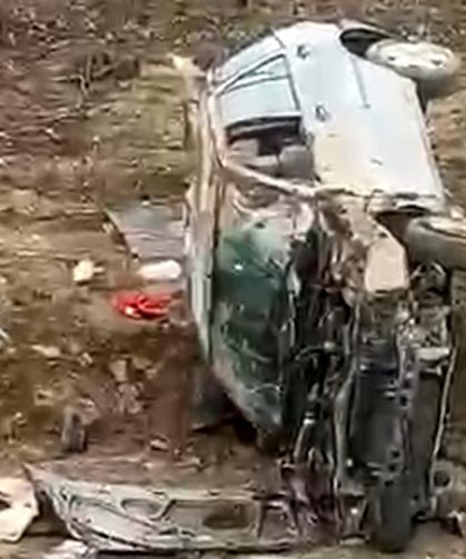 Otomobil şarampole yuvarlandı: 2 yaralı