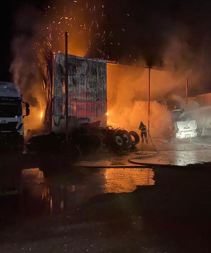 Ağır vasıta servisinde yangın