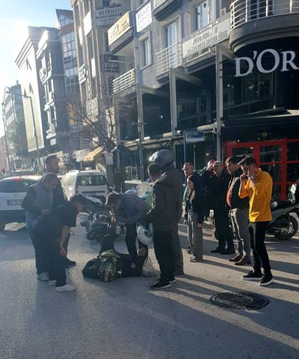 Ciple çarpışan motosikletli yaralandı