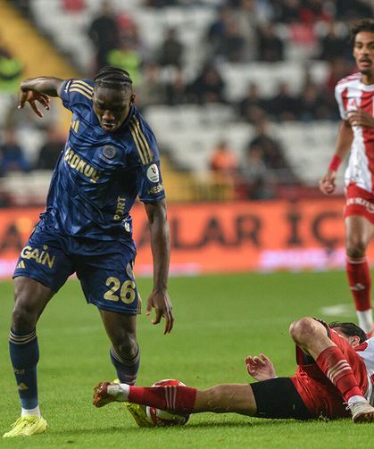 Antalyaspor, Fenerbahçe ile 2-2 berabere kaldı
