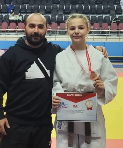 Özge Çolak Judoda Türkiye üçüncüsü oldu