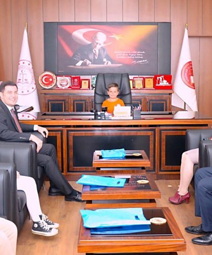 Öğrencilerden başsavcılığa 23 Nisan ziyareti