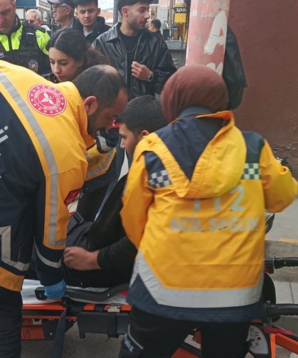 Otomobil ile motosiklet çarpıştı: 1 yaralı