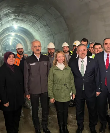 Bakan Uraloğlu'nda T26 tüneli sahasında kritik inceleme